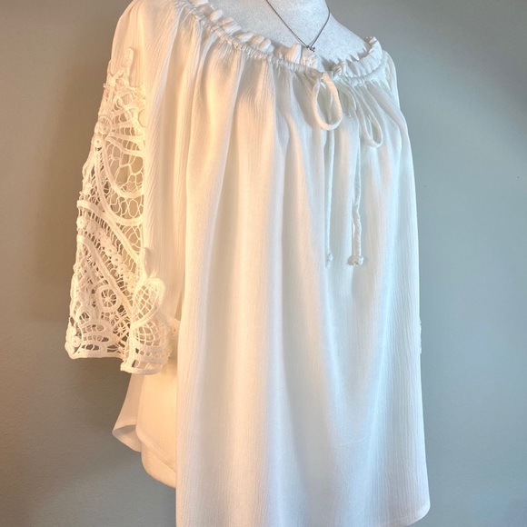 Wilde Heart Lace Sleeve Top - Picture 5 of 14